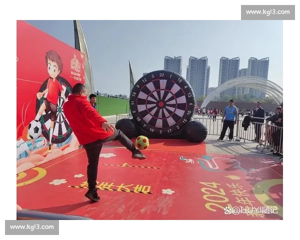 《激情四溢的足球世界 PC版全方位赛事体验带你畅享实时对战与策略比拼》